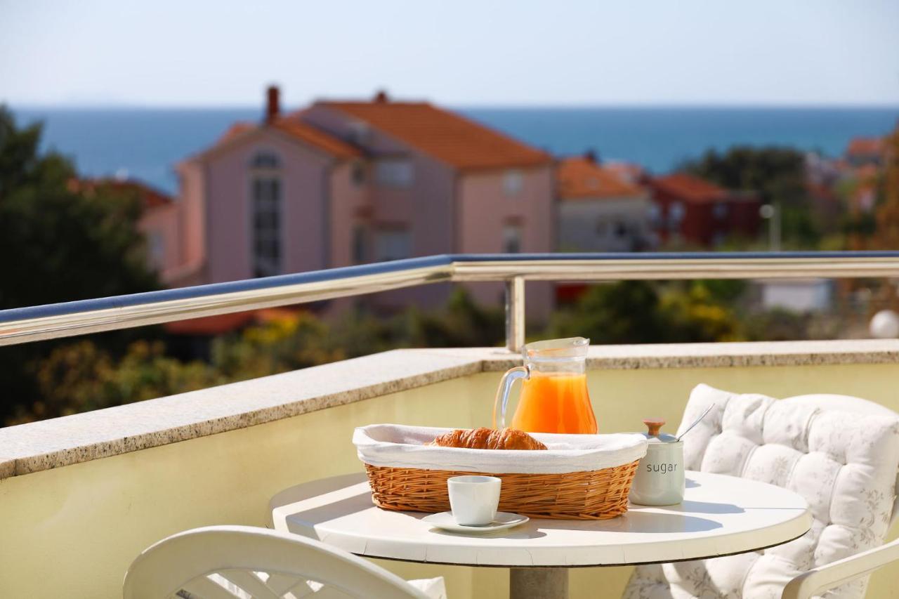The Florens Residence Near The Beach With The Pool, Bbq And Kids Playground, Zadar Diklo Exterior photo